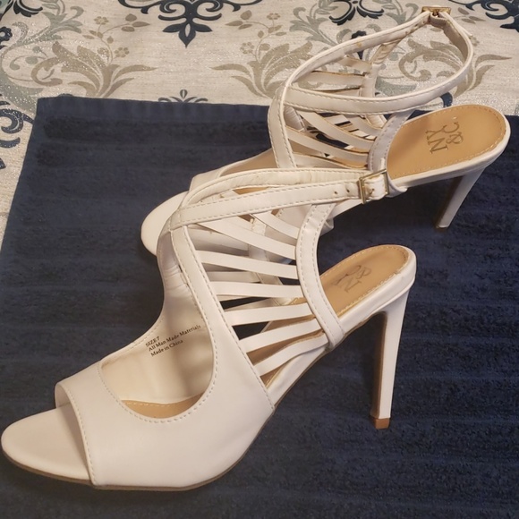 Shoes - Picture 3 of 5